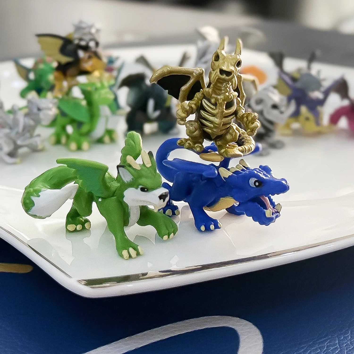 2026 Dragamonz Super Series Crystal Hatching colección de dinosaurios mágicos Collie raro lindo juguetes para niños figura regalo de Navidad Y25120601