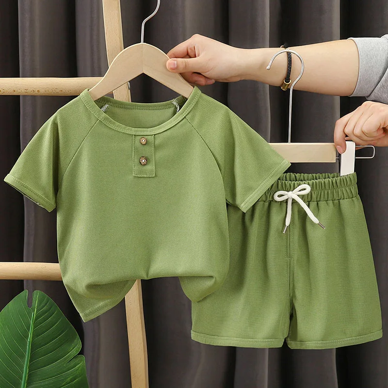 Conjunto veraniego niño: camiseta manga corta algodón y pantalón corto