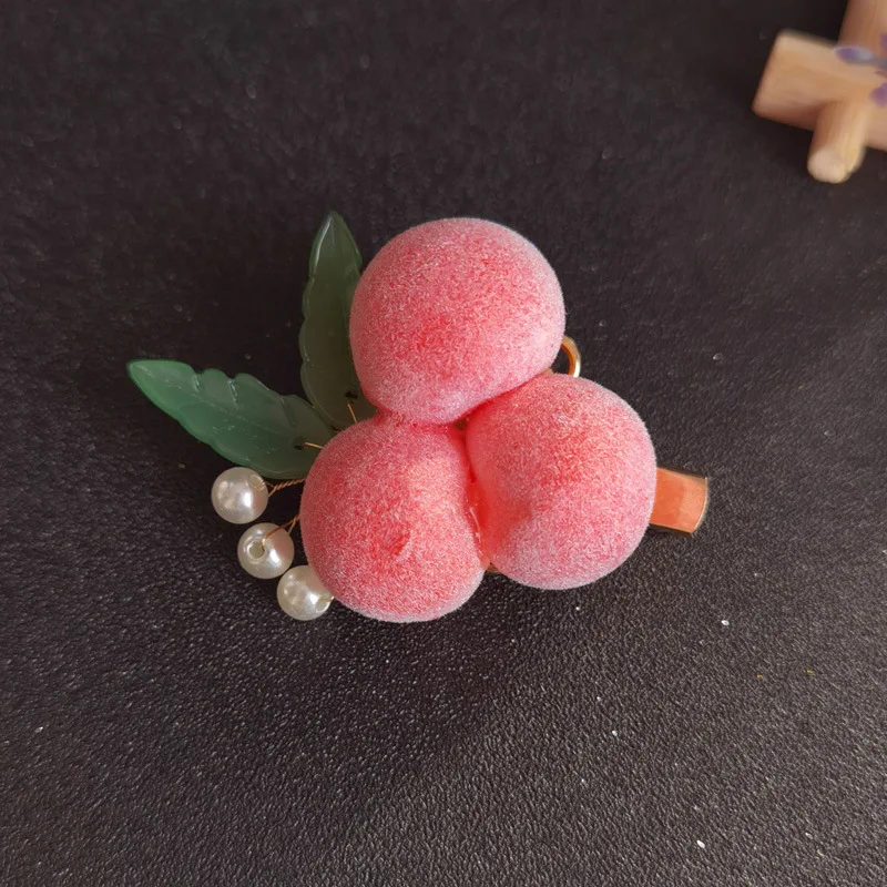 ¡Pinzas para el cabello de melocotón Hanfu chino para niños! Suave terciopelo melocotón y hojas verdes, perfecto para disfraces antiguos, lindos accesorios elegantes. - imagen 3