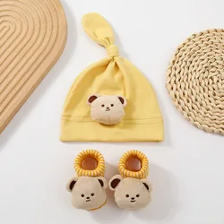 Conjunto de gorros y calcetines para bebé con osito