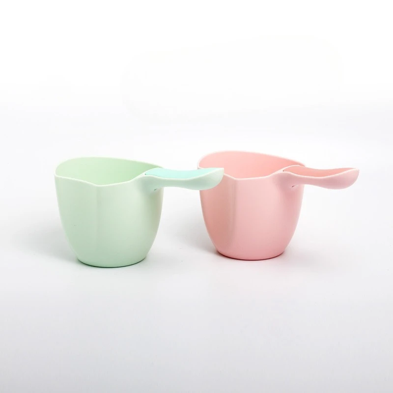 Cuchara de baño de plástico suave para bebé, taza contra salpicaduras para champú, juego de agua, bordes redondeados suaves para accesorios de baño de seguridad para niños pequeños - imagen 5