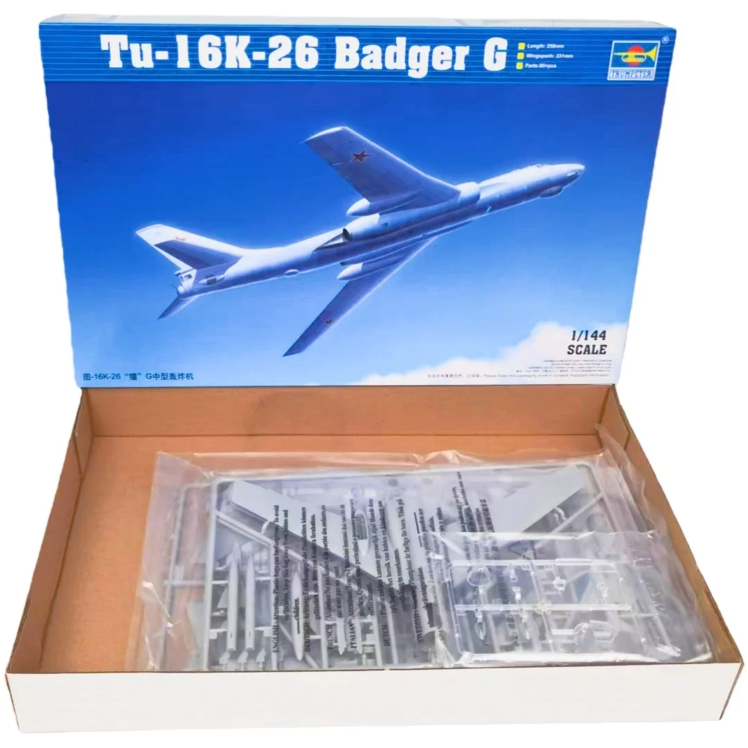 TRUMPETER 1/144 TU-16K-26 Modelo de rompecabezas de ensamblaje de bombardero Badger G - imagen 2