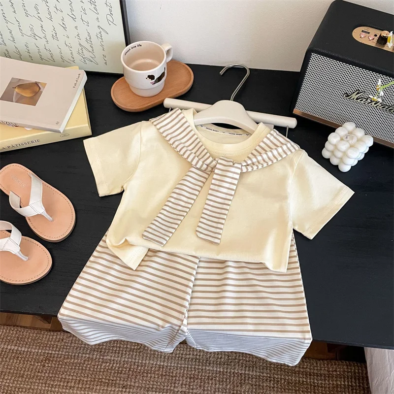 Conjunto verano niña camiseta de rayas y pantalón corto - imagen 2
