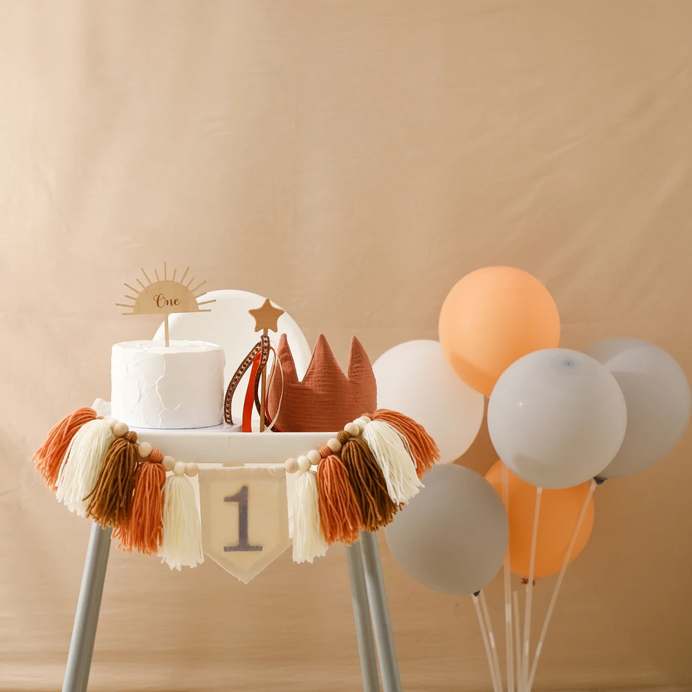 Conjunto cumpleaños bebé con pancarta y sombrero de borlas