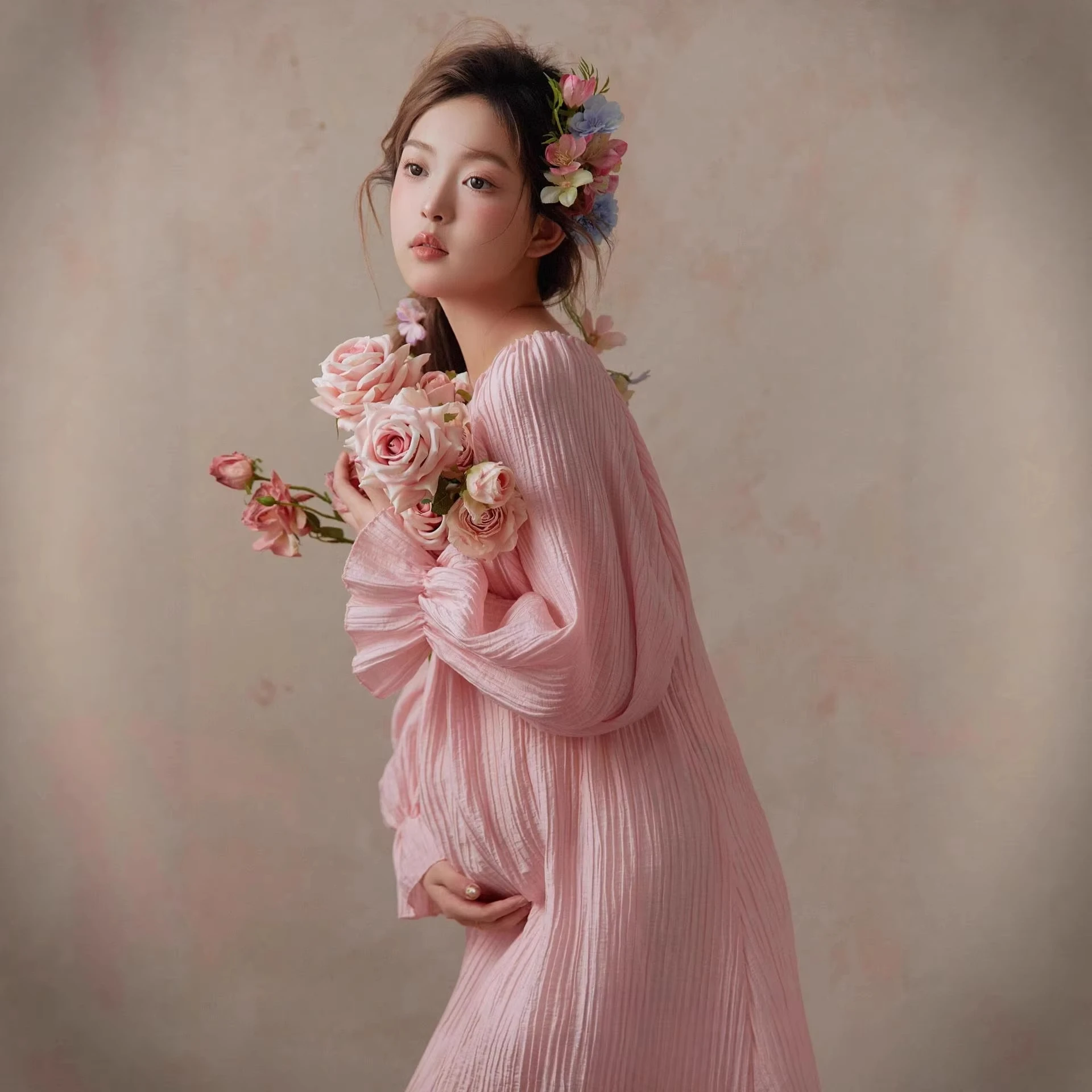 Vestido premamá rosa elegante – estilo francés para sesión de fotos - imagen 4