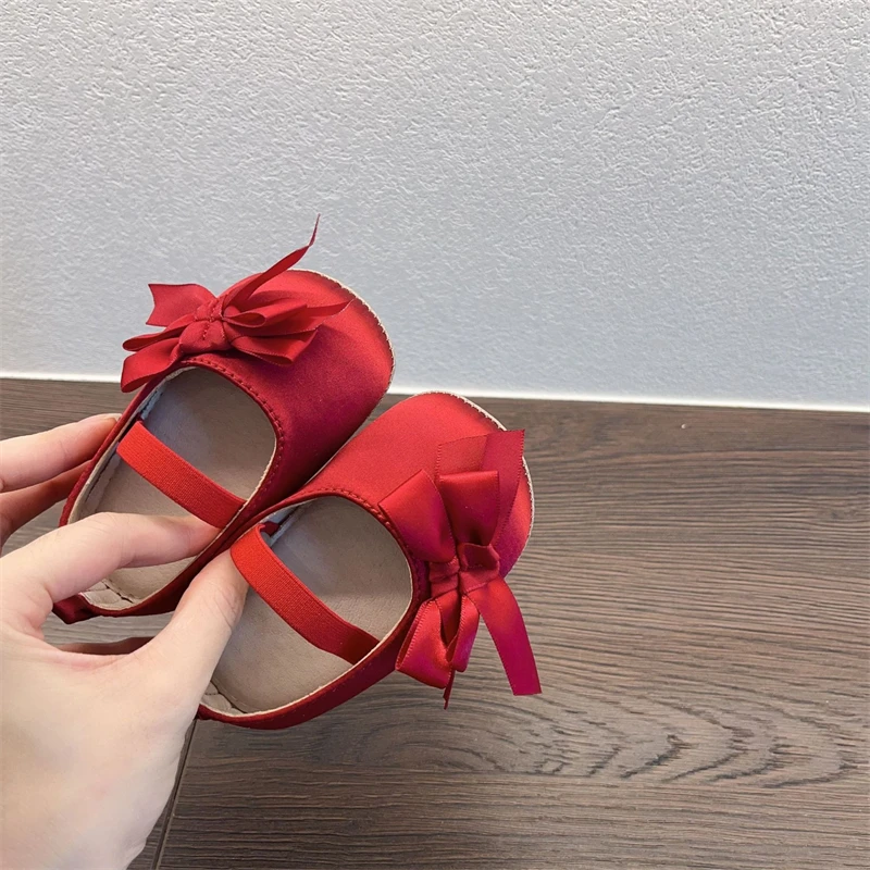 Zapatos para niñas, día de Navidad, zapatos rojos de princesa con lazo para niños, cómodos zapatos antideslizantes de suela blanda para niños pequeños, primeros zapatos para caminar - imagen 4