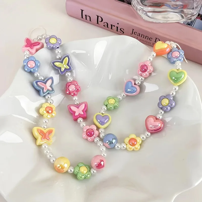 Llavero con colgante de teléfono con cuentas coloridas y mariposas y corazón coreano, accesorios para iPhone, cadena antipérdida, correa de joyería colgante