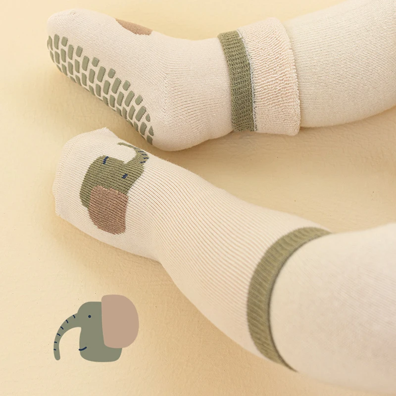 Calcetines de tubo largos para niños y niñas, medias térmicas de algodón grueso con letras de dibujos animados, antideslizantes, para invierno - imagen 3