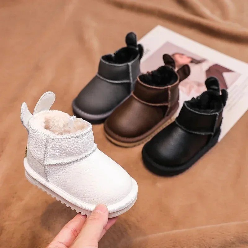 Botas de invierno de cuero genuino para niños, zapatos para bebés y niños, botas de nieve infantiles de felpa, zapatos antideslizantes de suela blanda para niños pequeños