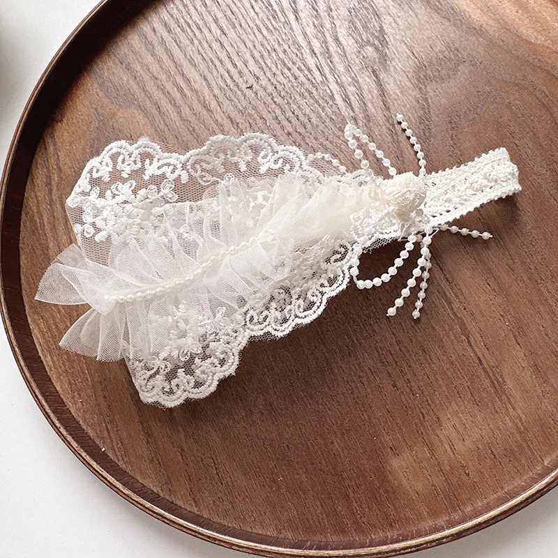 Diadema infantil en tonos claros estilo francés