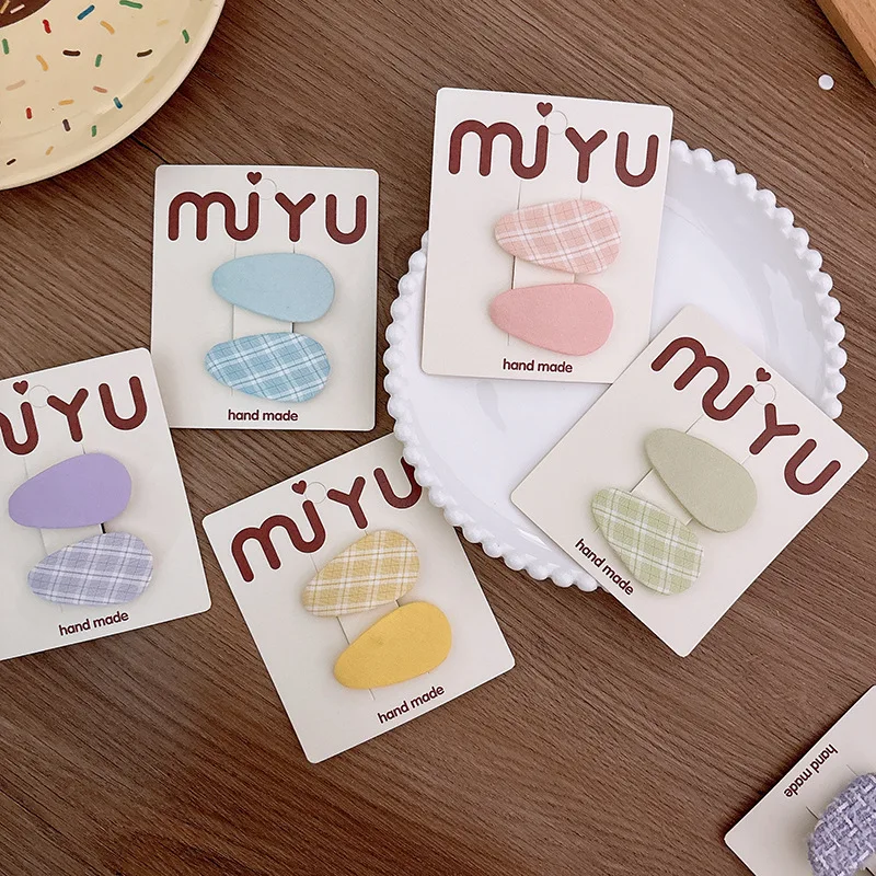 Clip de pelo con flequillo a cuadros para niños, tela de estilo coreano, gota de agua, versátil, dulce BB, horquillas con flequillo de color caramelo para bebé - imagen 2