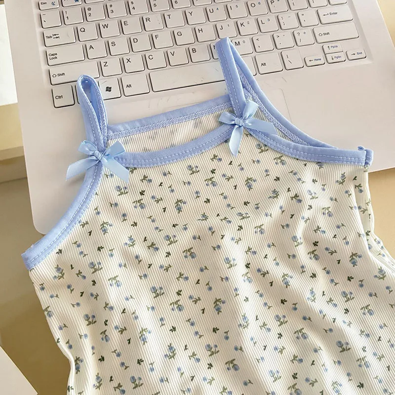Pijama verano niña con camisola floral y pantalón corto - imagen 2