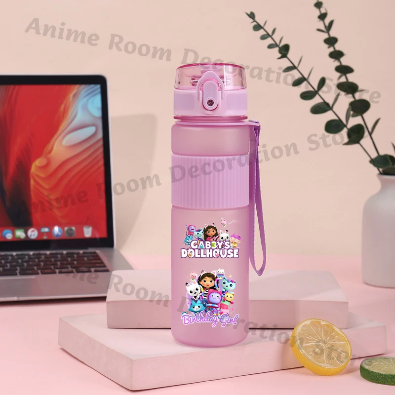 Vasos de Agua Atractivos de Gabby's Dollhouse para Hombres y Mujeres, Botella de Agua de Moda con Dibujos Animados de Anime, Taza Deportiva Portátil de Moda para Estudiantes - imagen 4