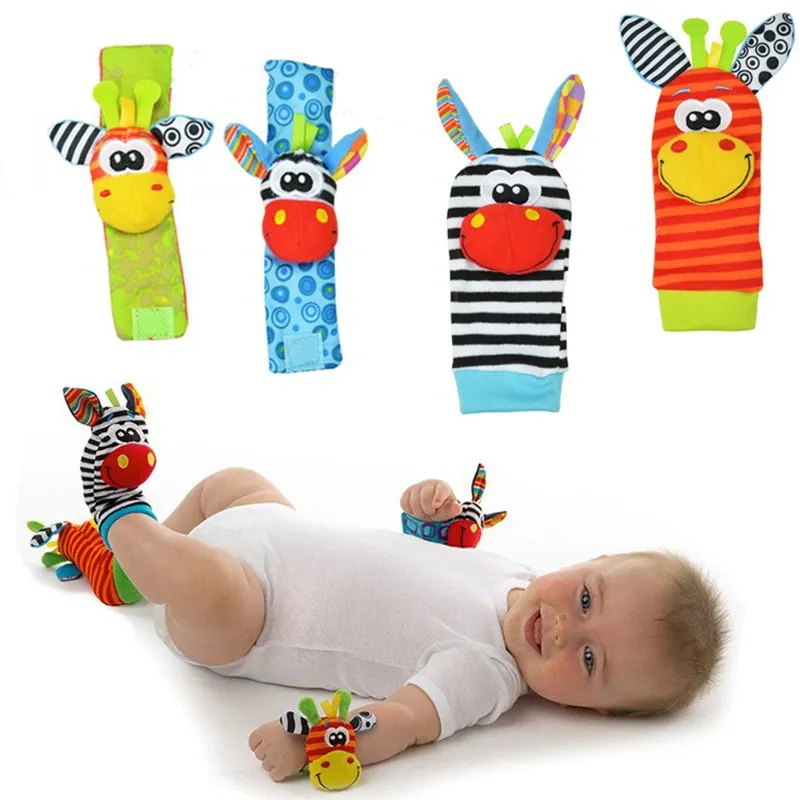 Sonajero de peluche con calcetines para pies de bebé QWZ