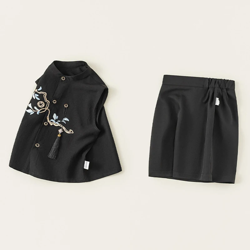 Conjunto verano niño con camiseta bordada y pantalón corto