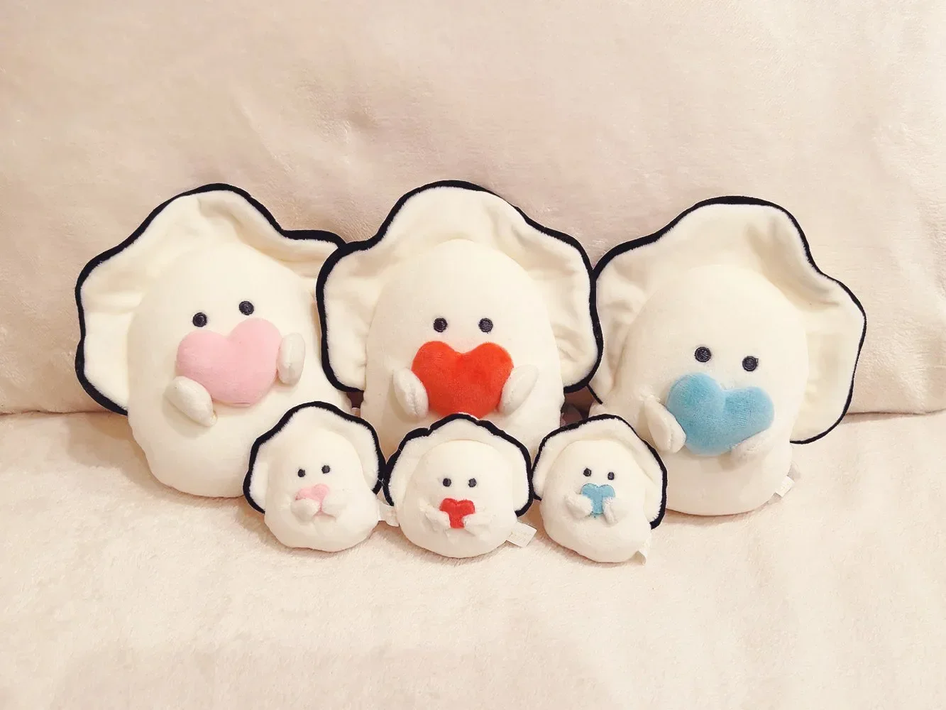 Juguetes de peluche grados de 7cm, ostra cruda kawaii de ojos redondos con corazón colorido, colgante Oshiheart Mugyunui Petit Mascot BC Namagaki - imagen 5