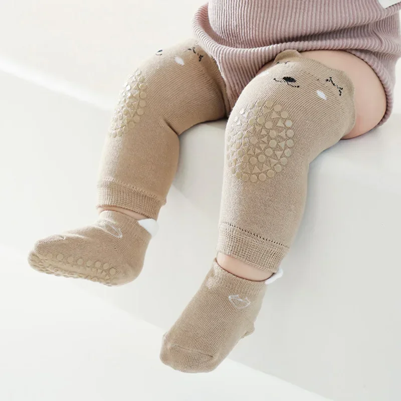 Calcetines antideslizantes hasta la rodilla para bebé con almohadillas - imagen 4