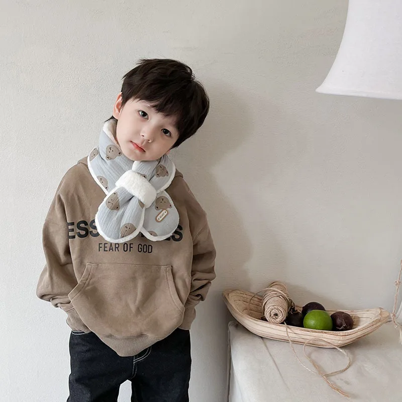 Bufanda infantil de invierno con oso – Cuello de felpa calentito - imagen 2