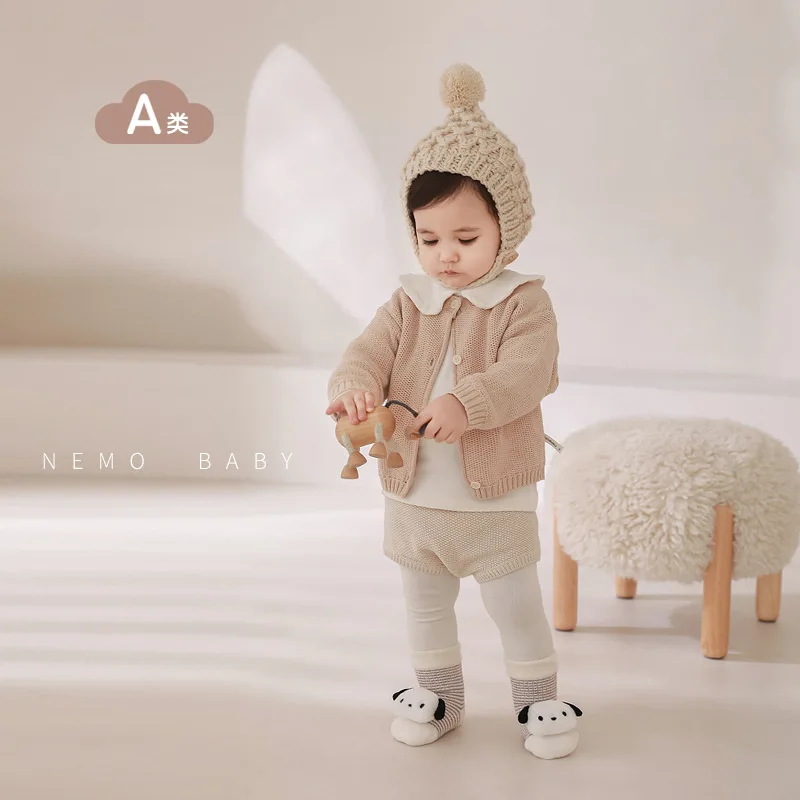 Calcetines de muñeca de terciopelo cálidos con dibujos animados para bebé, calcetines antideslizantes transpirables para suelo interior, zapatos para niña, zapatos informales suaves para niños y niñas - imagen 2