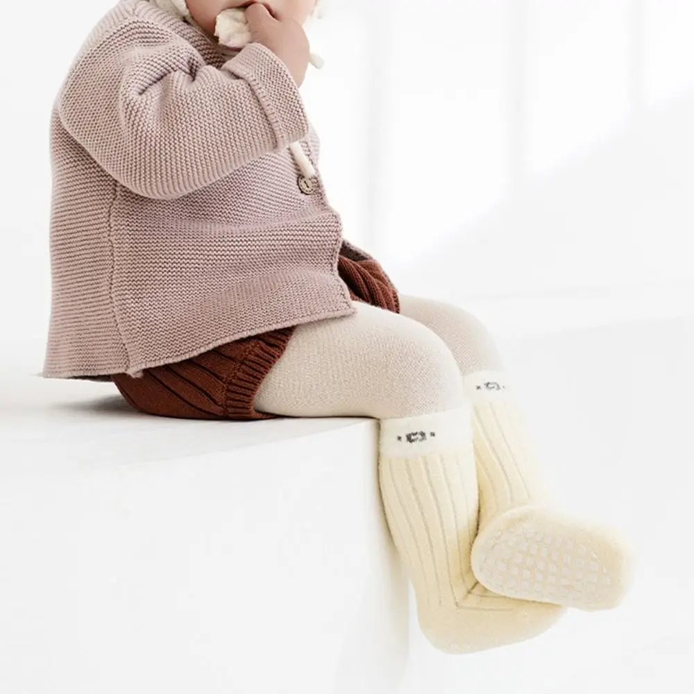 Calcetines de invierno a la moda para bebé, calcetines gruesos y cálidos para niños pequeños, calcetines suaves y bonitos de dibujos animados para el suelo - imagen 4