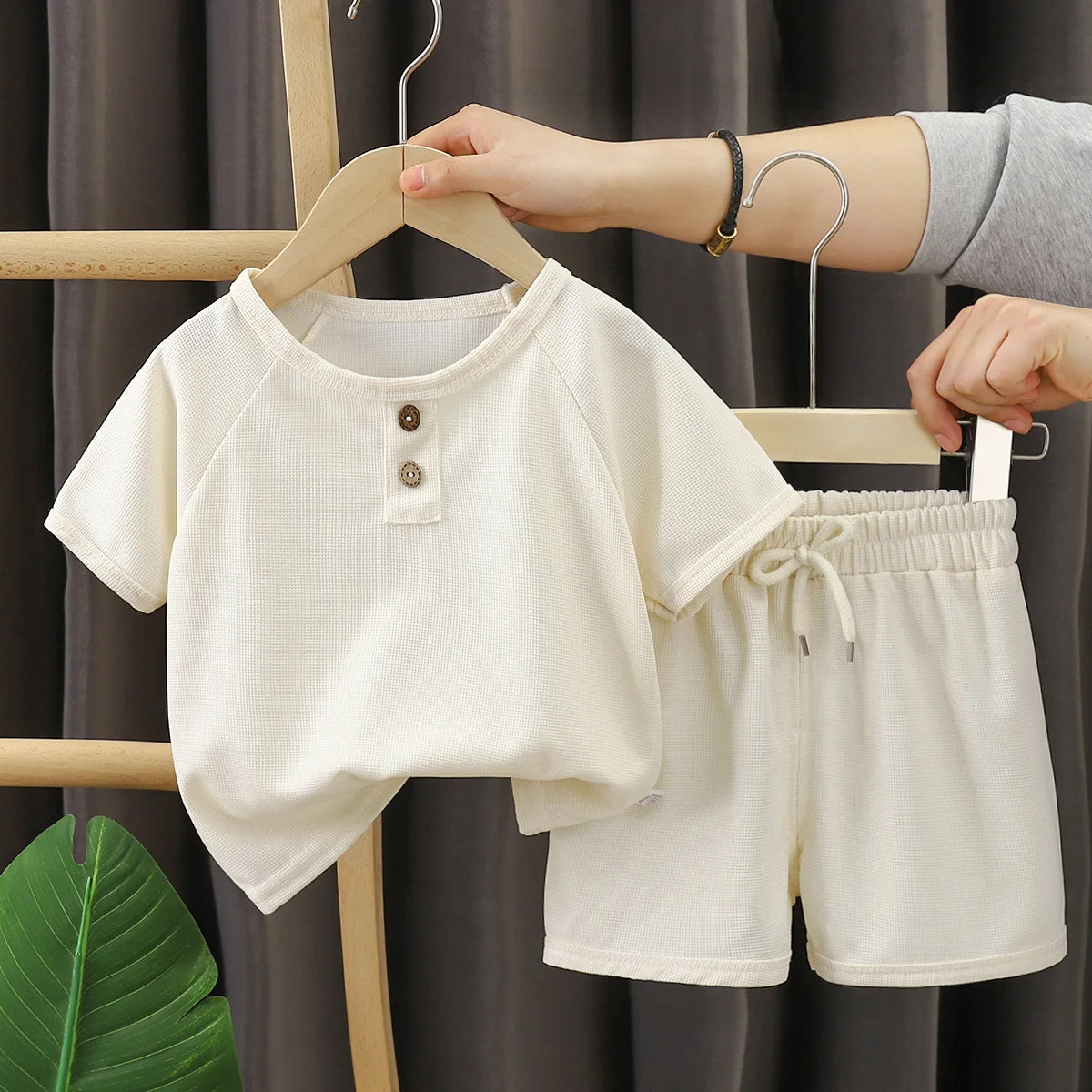 Conjunto veraniego niño: camiseta manga corta algodón y pantalón corto - imagen 4