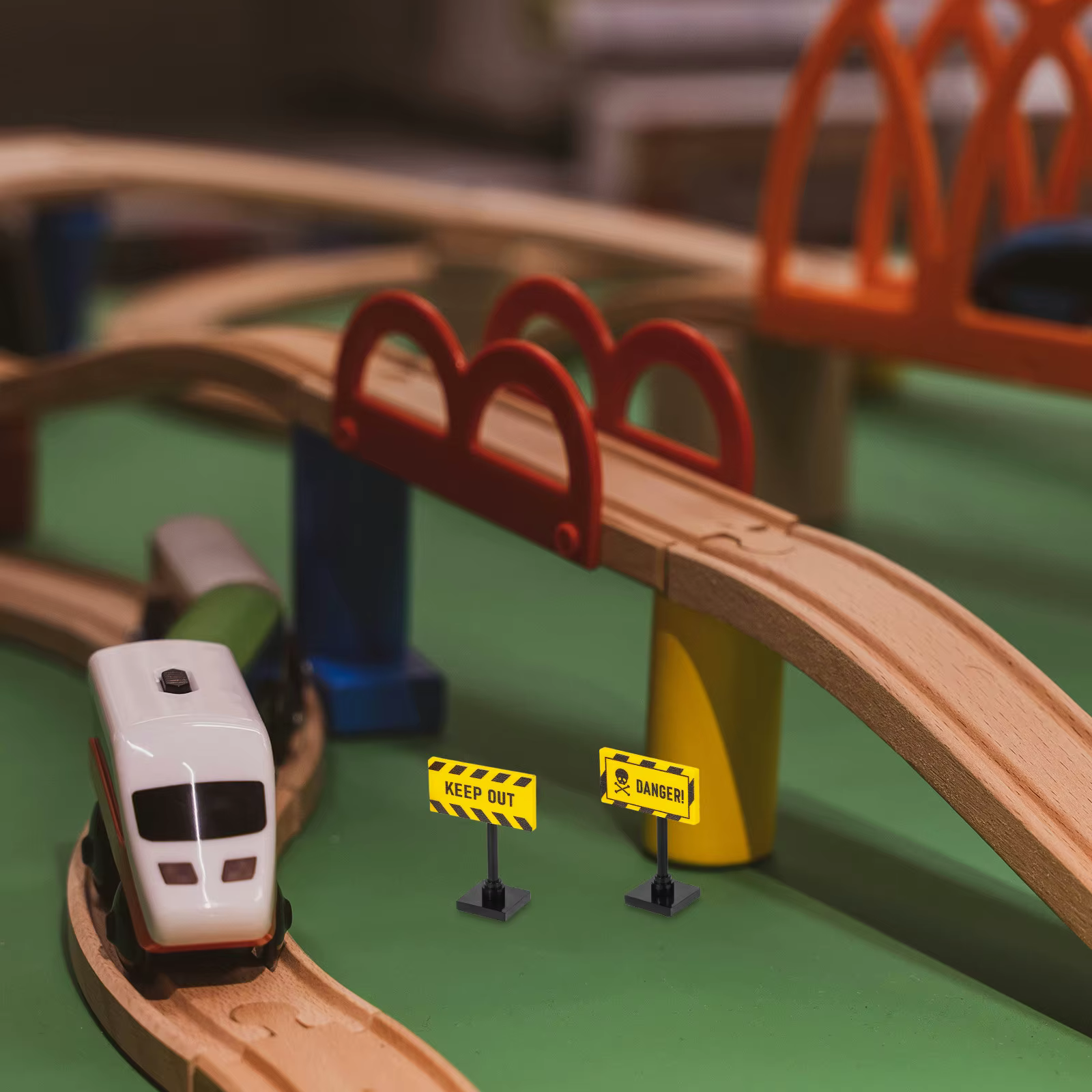 Conjunto señales de tráfico infantil con barricadas construcción - imagen 4