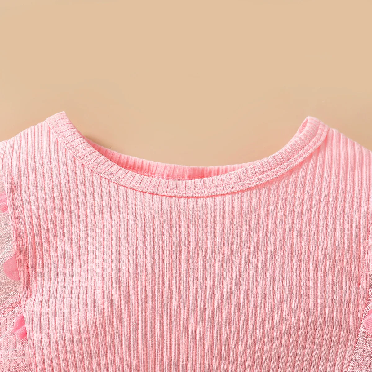 Conjunto de verano niña: camiseta sin mangas y pantalón corto vaquero - imagen 4
