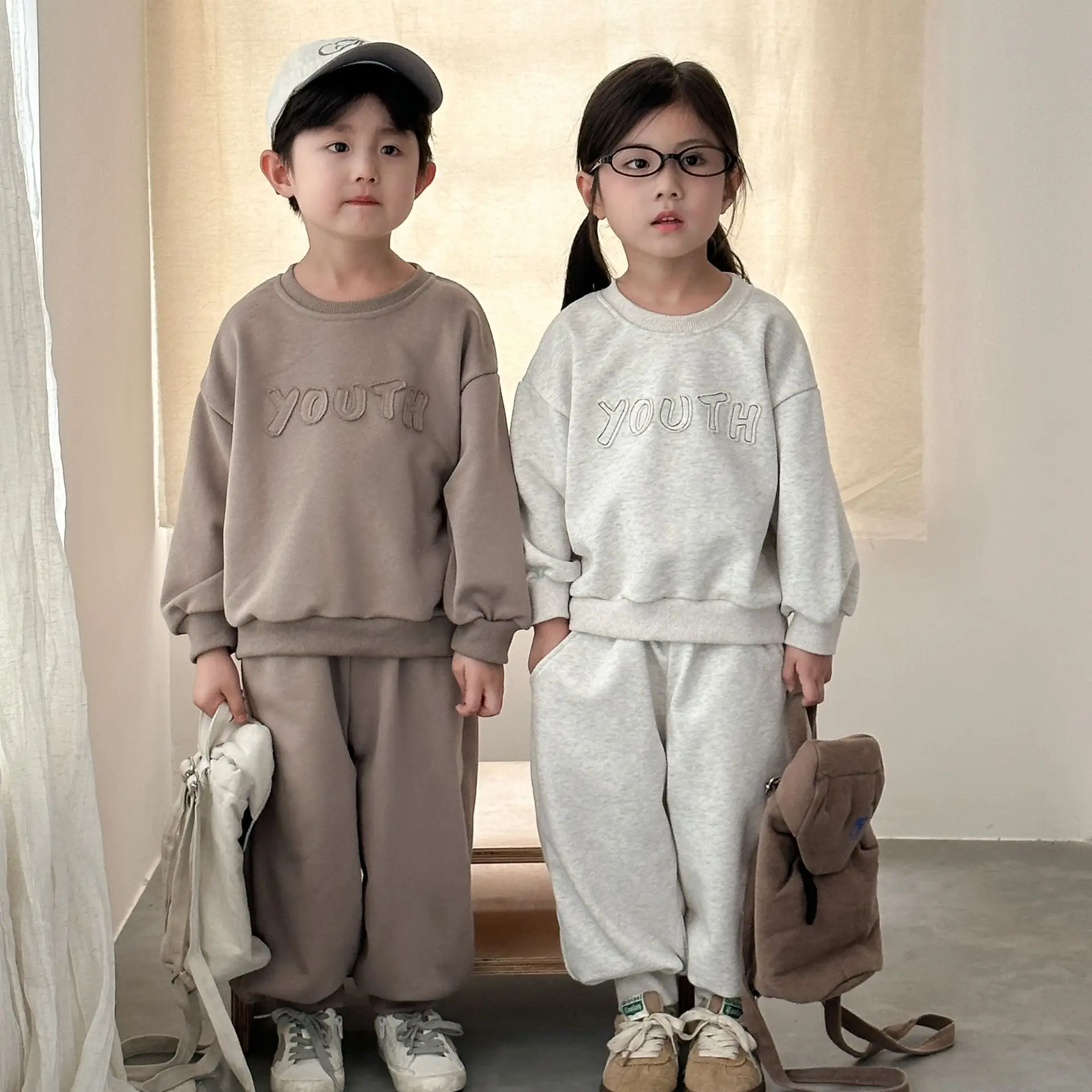 Conjuntos deportivos de otoño para bebés, sudadera con cuello redondo + pantalón de cintura elástica, conjuntos para niños pequeños, conjuntos informales simples de Color sólido para niños - imagen 3