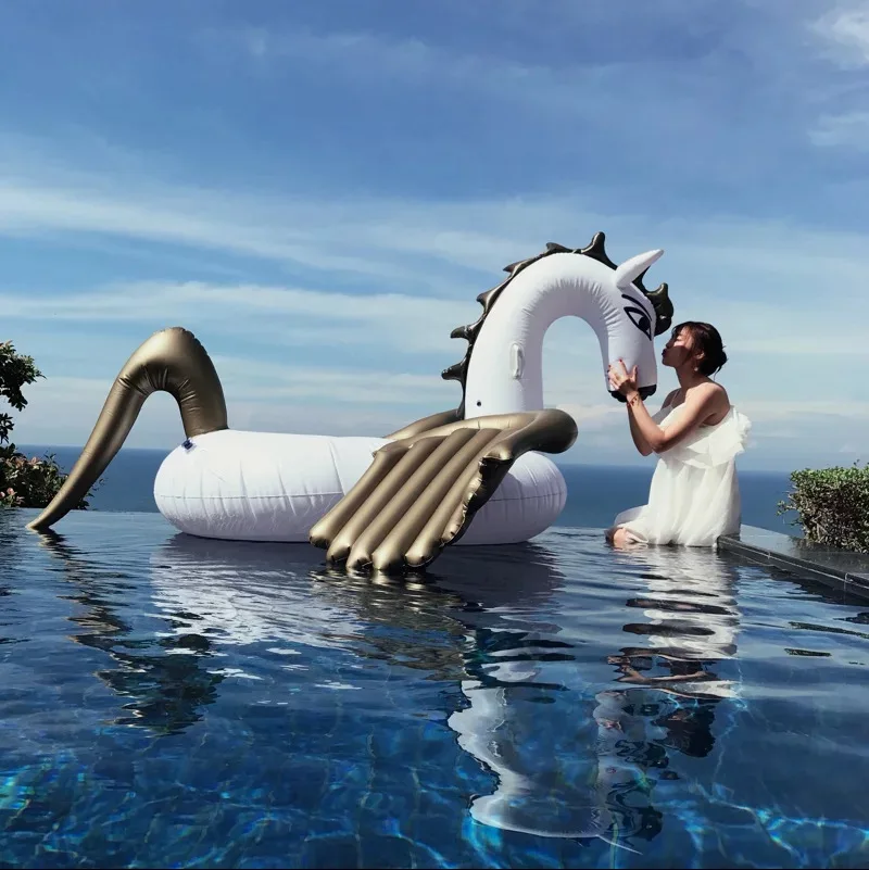 Colchón inflable de animales gigantes para piscina