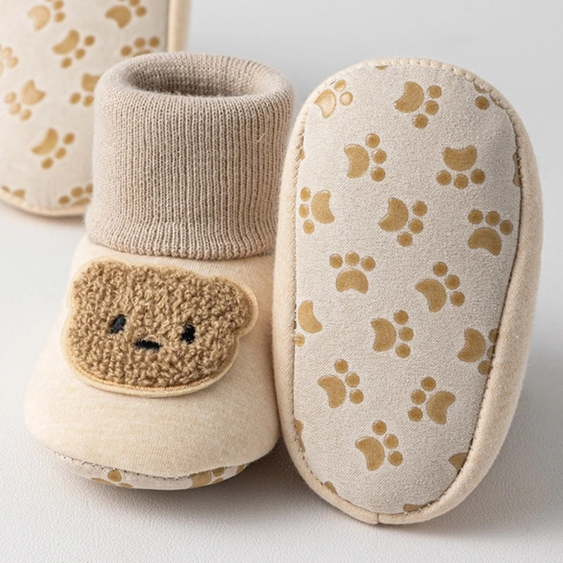 1 par de bonitos dibujos de oso para primeros pasos de bebé, zapatos gruesos y cálidos antideslizantes para aprender a caminar para recién nacidos con tubo de calcetines elásticos - imagen 2