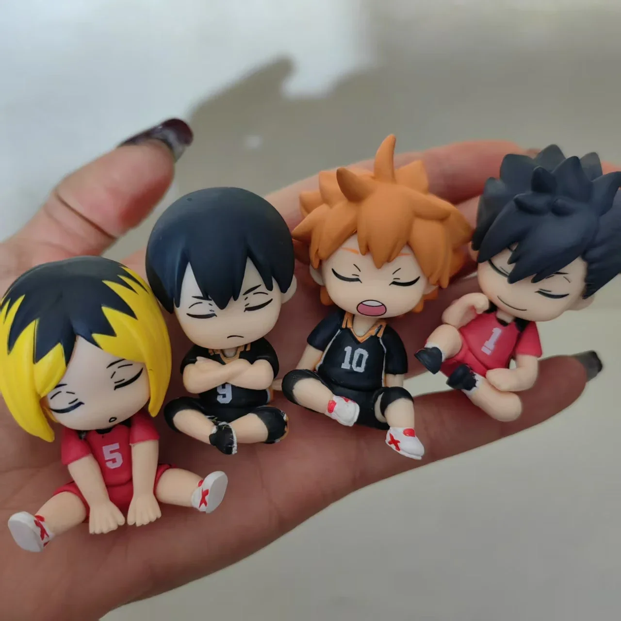 Figura de acción Spot, voleibol juvenil Hinata Yingshan, mirando hacia mostrar el uniforme del equipo, modelo Gacha de torneado y saludo - imagen 2