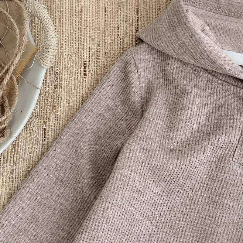 Conjunto niña otoño con capucha y pantalón ancho - imagen 3