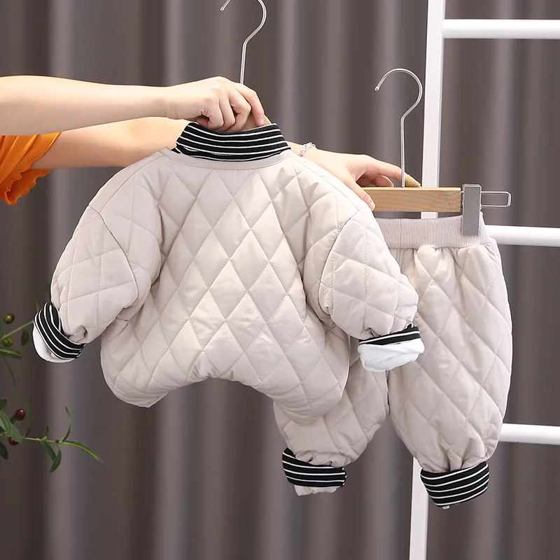 Nueva ropa de invierno para bebés, traje para niños, chaqueta gruesa, camiseta, pantalones, 3 unids/set, ropa de moda para niños y niñas, chándales infantiles