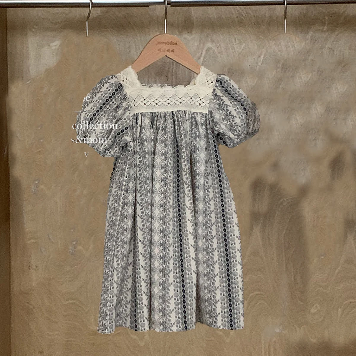 Vestido infantil de encaje floral vintage de manga corta - imagen 5