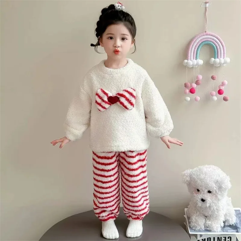 Pijama de invierno a rayas para niña con pajarita de lana - imagen 5
