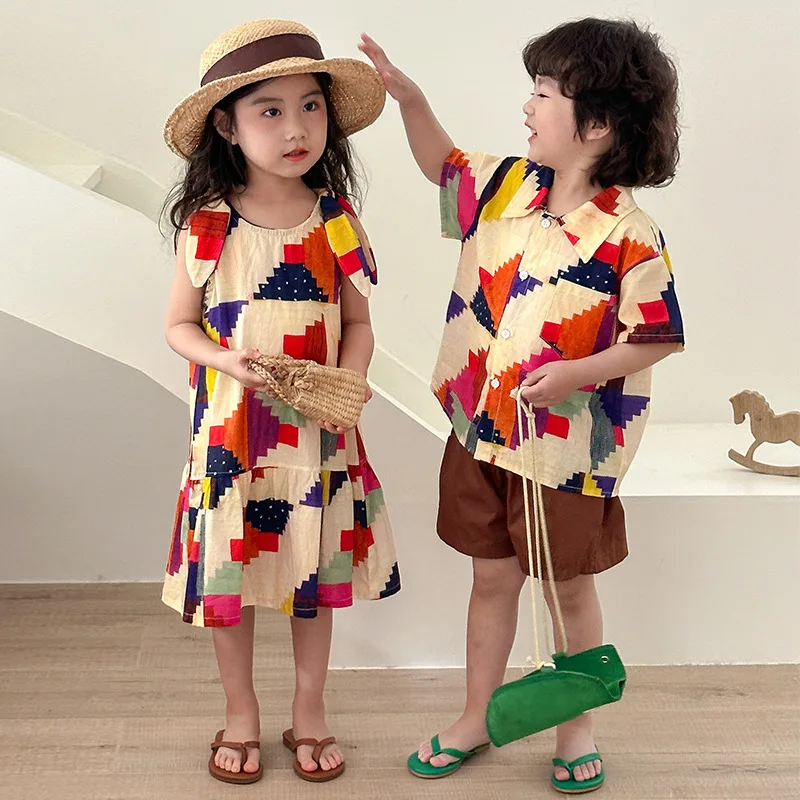 Ropa de estilo de vacaciones para niños, camisa con solapa, pantalones cortos, 2 uds., vestido sin mangas con estampado colorido para niñas, traje de verano para hermanos - imagen 4