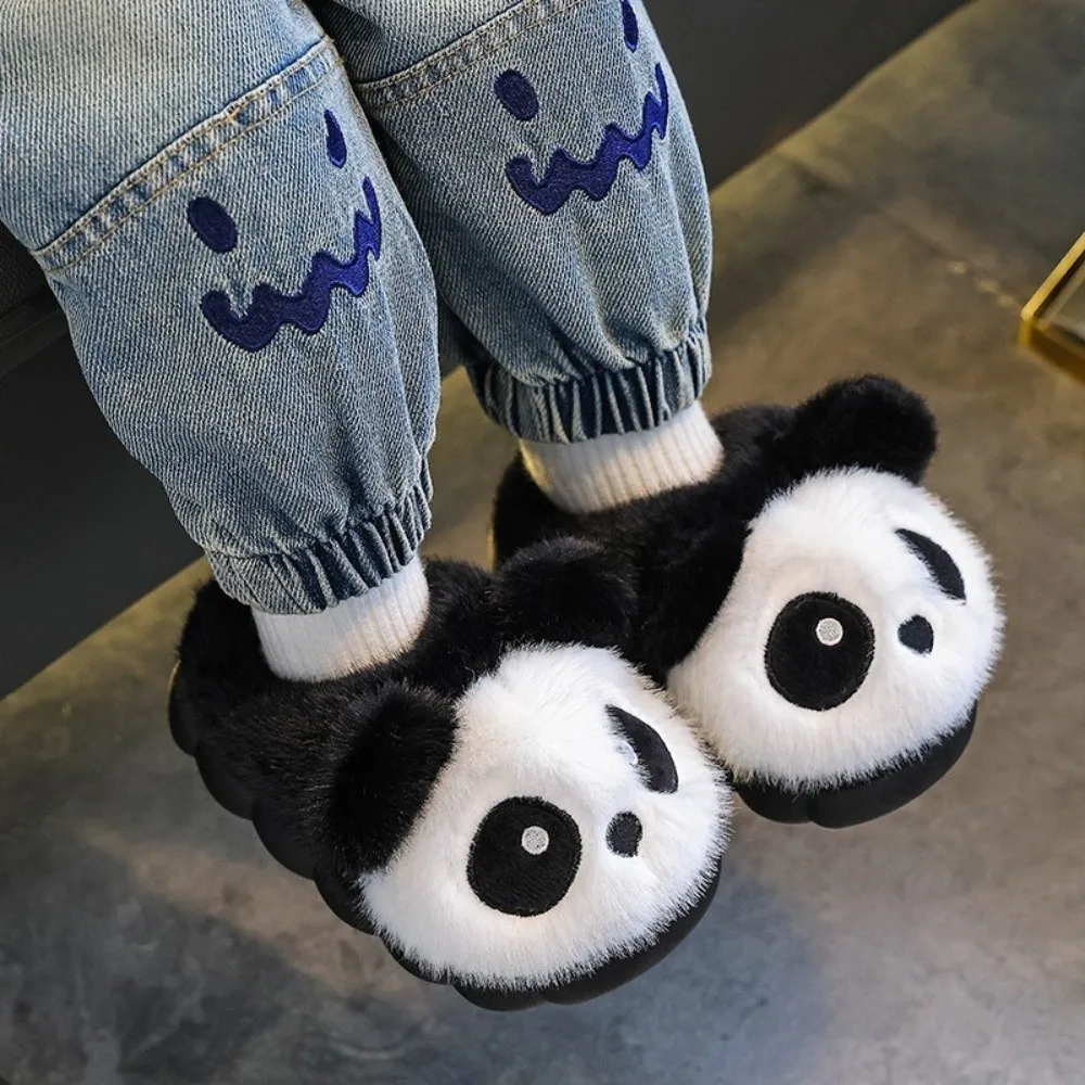 Nuevas zapatillas bonitas de Panda para niños, zapatos de suelo para mantener el calor, cómodas Zapatillas de casa para interior