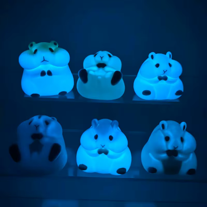 Peluche hámster noctilucente suave – Juguete coleccionable - imagen 3