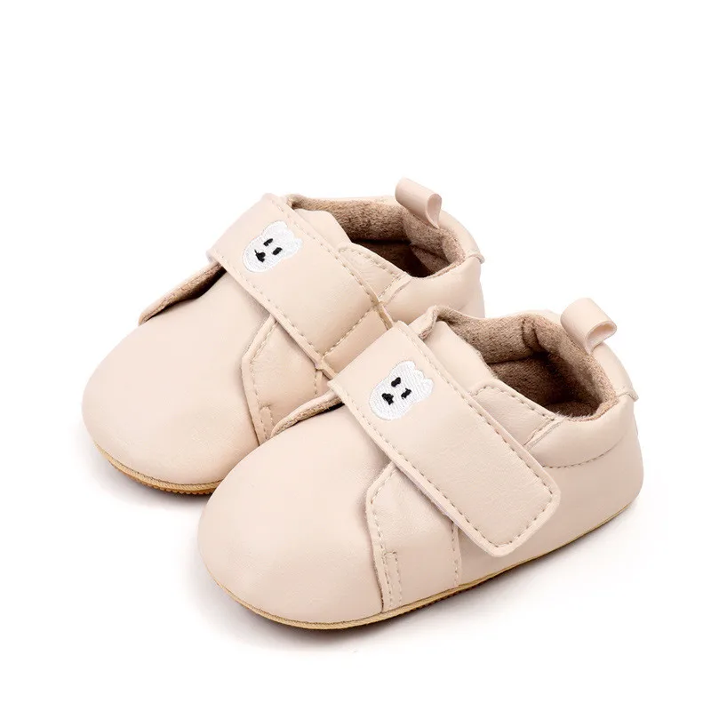 Nuevos zapatos de primavera y otoño para bebés y niños, bonitos zapatos informales antideslizantes con suela de goma de dibujos animados para niños pequeños, primeros caminantes de PU - imagen 4