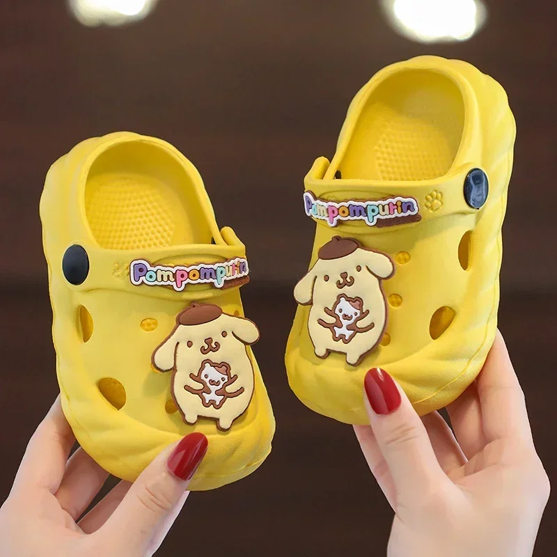 Zapatillas Kawaii Sanrio de verano para niños, zapatillas de interior de dibujos animados de Anime Kuromi Cinnamoroll para niños, chanclas antideslizantes para el hogar, regalo para niñas