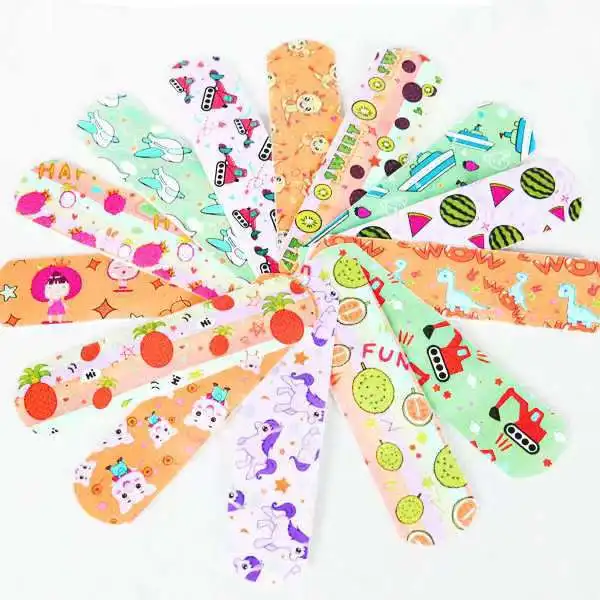 100 unids/set tirita de dibujos animados yesos lindos patrón aleatorio parche para vendaje de heridas en la piel para niños tiras de primeros auxilios Woundplast - imagen 2