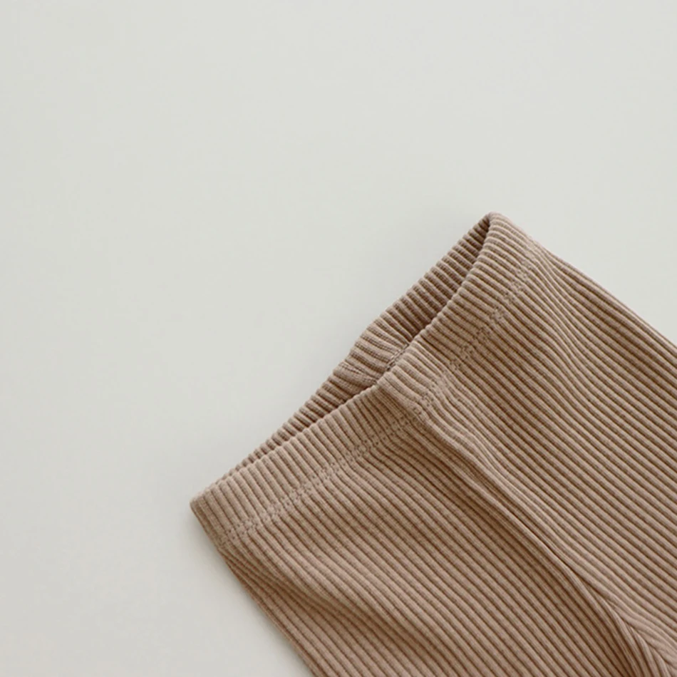 Leggings acanalados con volantes de encaje para niña - imagen 4