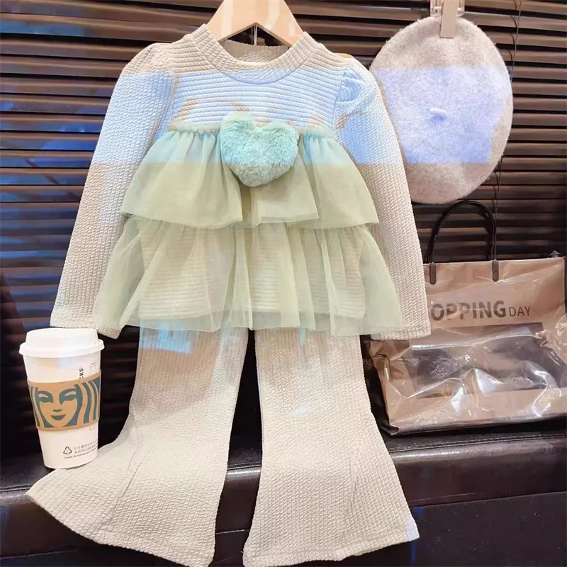 Conjunto bebé manga larga con pantalones acampanados para otoño