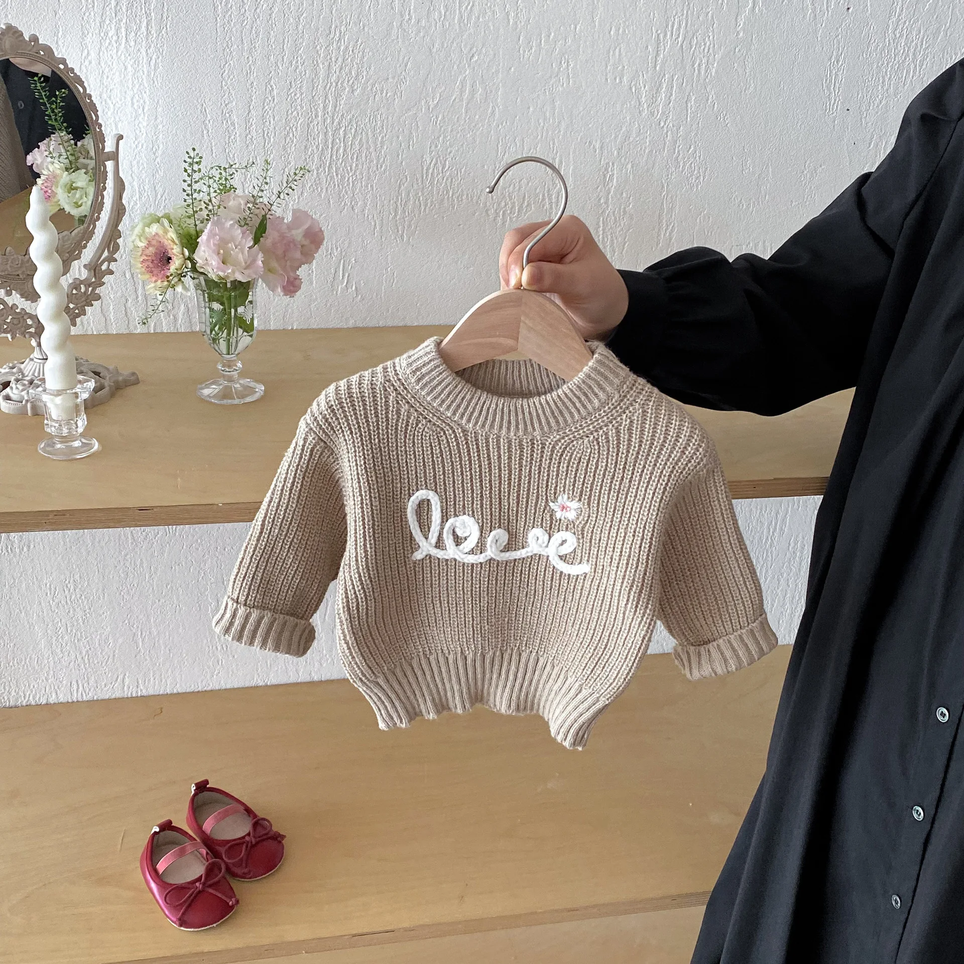 Ropa de bebé de 0 a 3 años, suéteres con bordado de amor para niñas pequeñas, jersey de punto con cuello redondo para niños, traje de punto para bebés - imagen 3