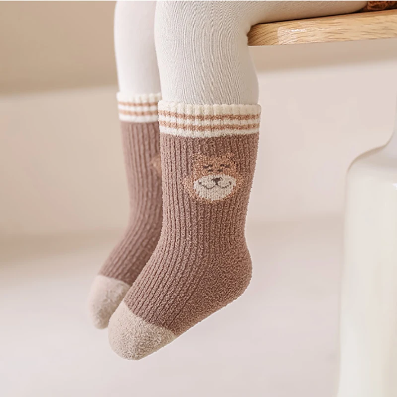 Calcetines de lana para recién nacido – Cálidos y suaves - imagen 4