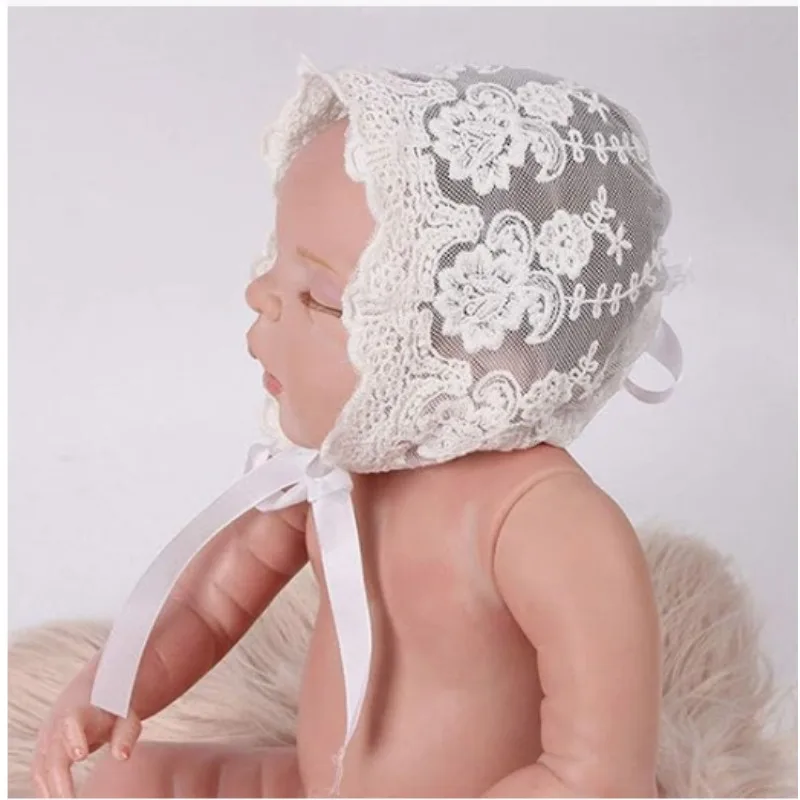 Gorro floral de encaje para recién nacida – Vintage fotografía bebé - imagen 4