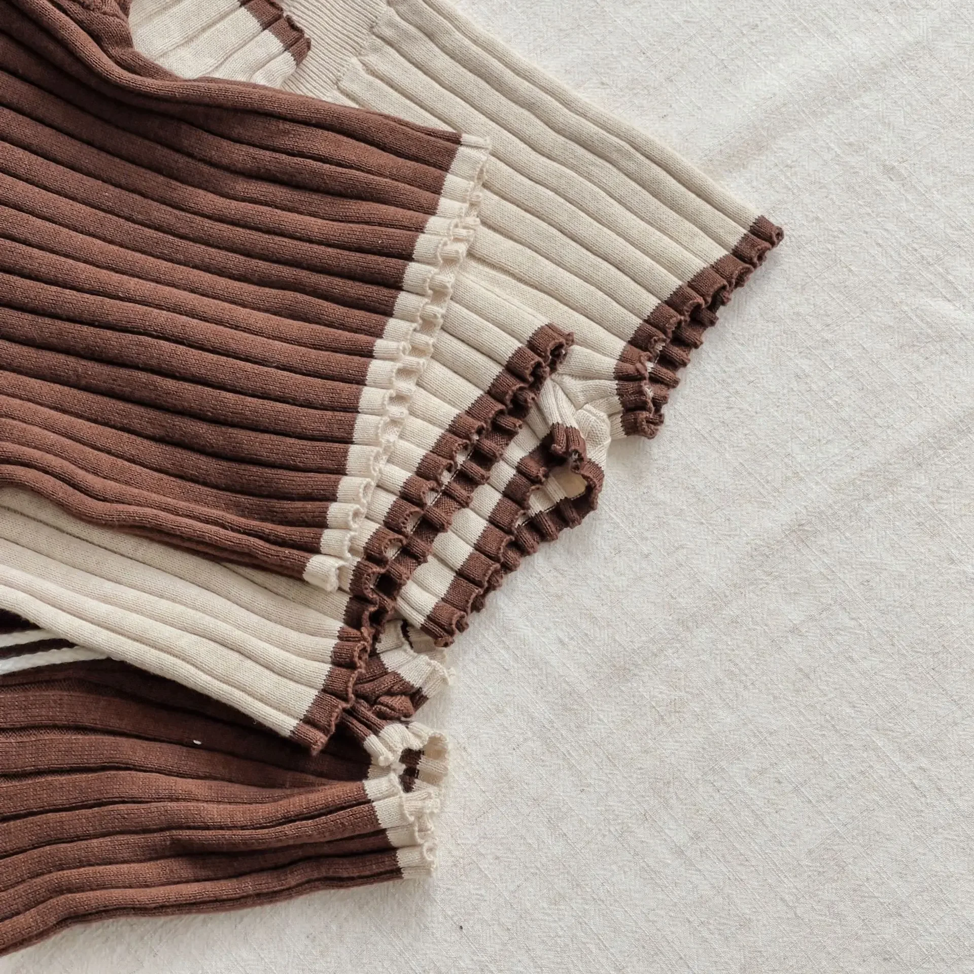 Conjunto de camiseta y pantalones cortos de punto para bebé, conjunto de ropa para bebé recién nacido de 0 a 2 años, suave y transpirable, estilo patchwork a rayas para mascotas, otoño 2025 - imagen 4