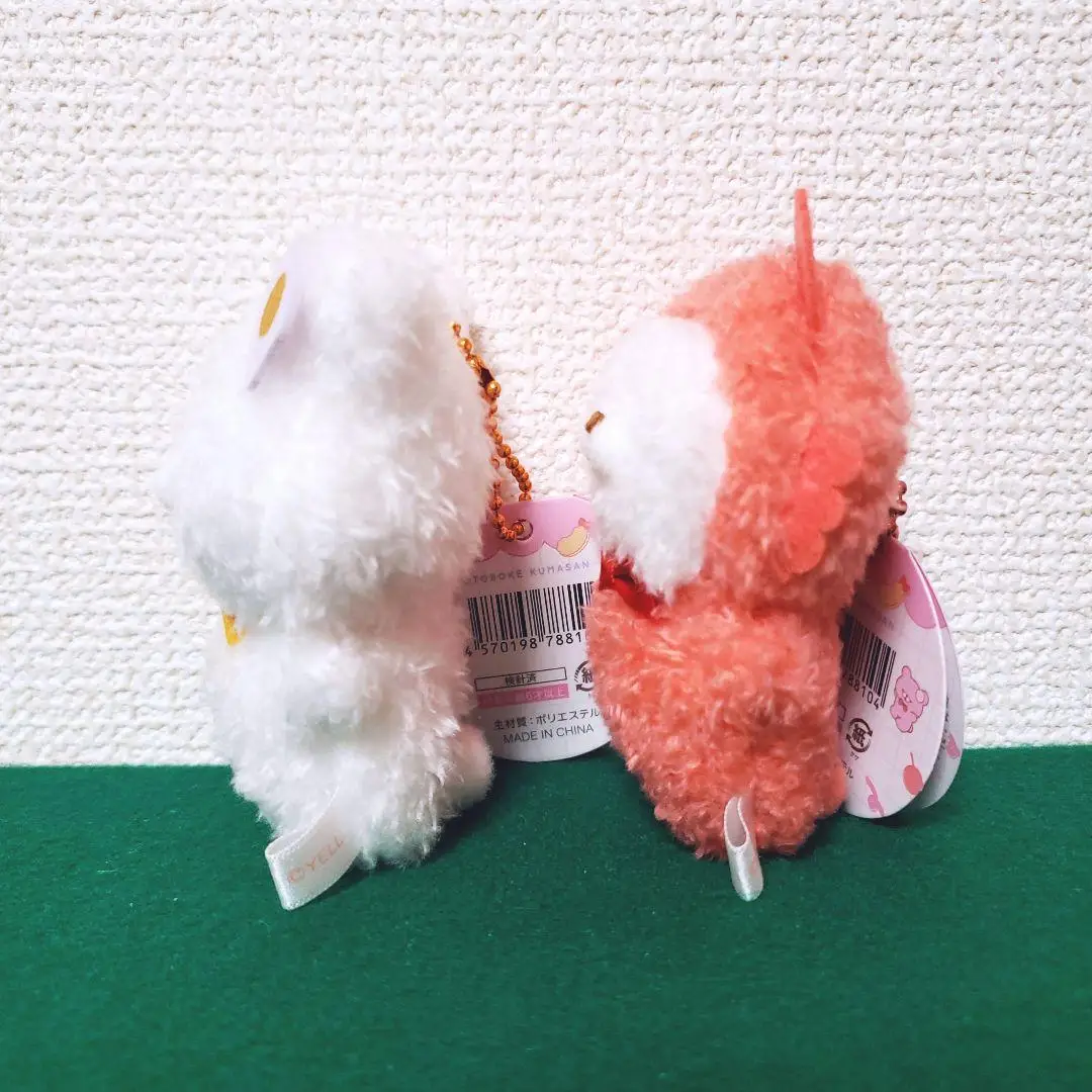 Peluches colgantes variados – Ositos y figuras de alimentos - imagen 3