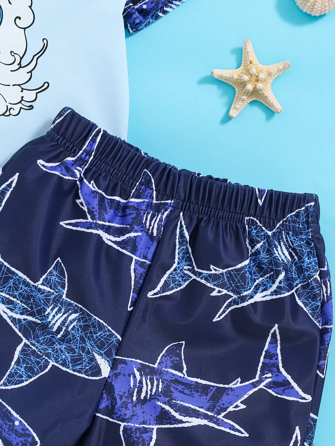 Bañador de bebé corto con tiburones – Suave y transpirable - imagen 5