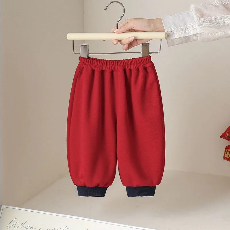 Conjunto de bebé niño estilo chino rojo de manga larga y pantalón